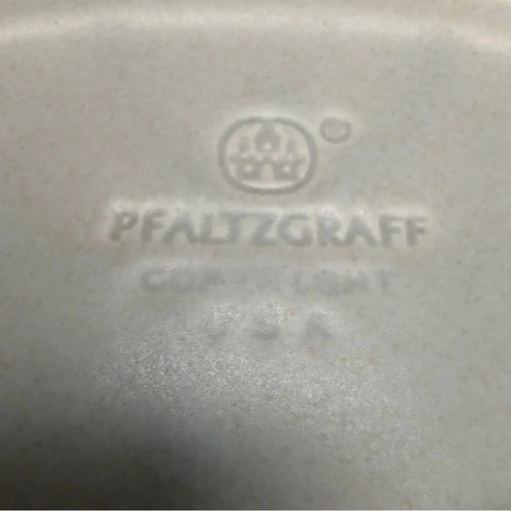 Pfaltzgraff Folk Art Oval Vegetable Serving Bowl Blue Floral Tan Stoneware 10